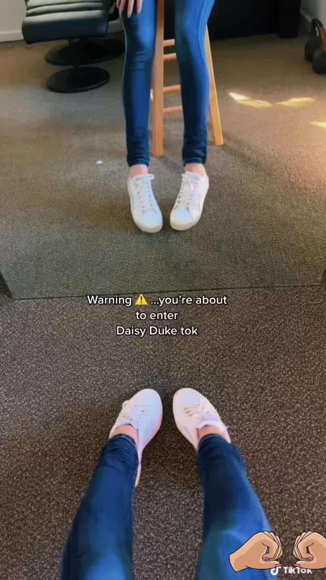 @itsmelinaleggs