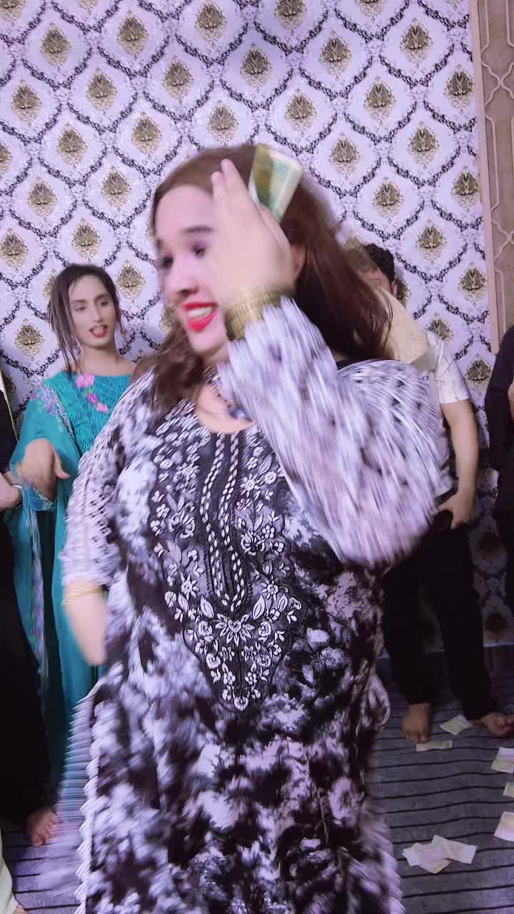 @Aayat Mughal