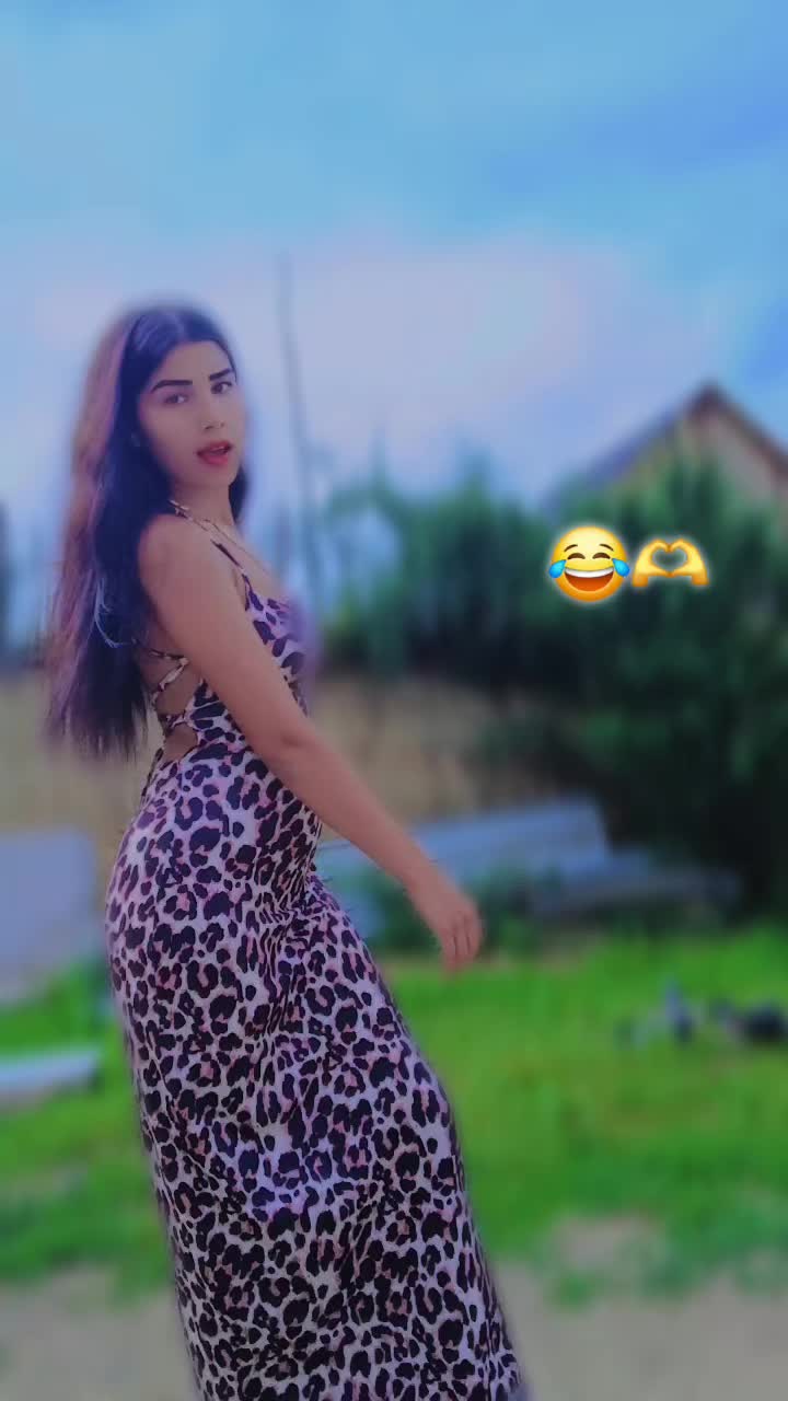 @🐝