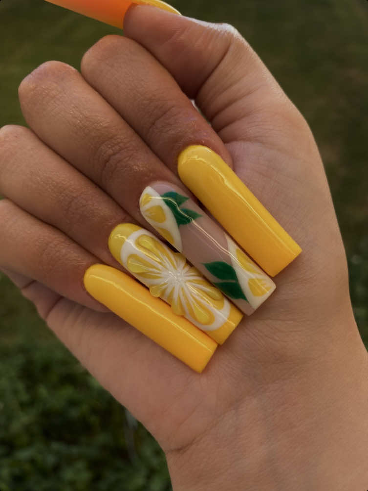 @ÁNGELA || NAILS 🍂☕️