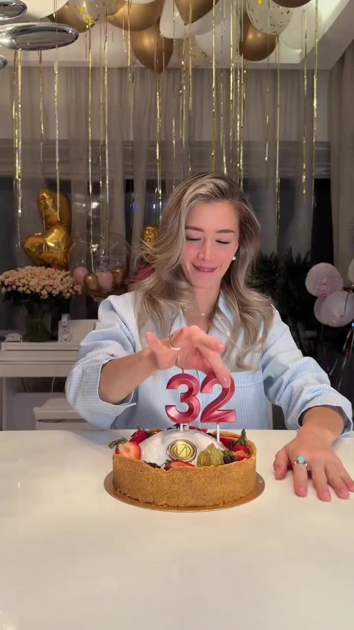 @Luna_