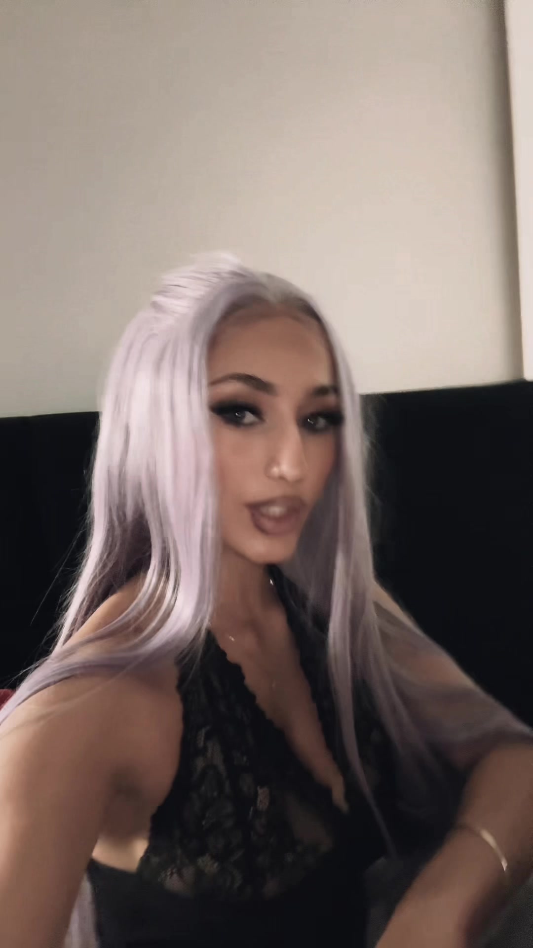 @𝐄𝐦𝐢𝐥𝐲🇫🇷🇵🇱