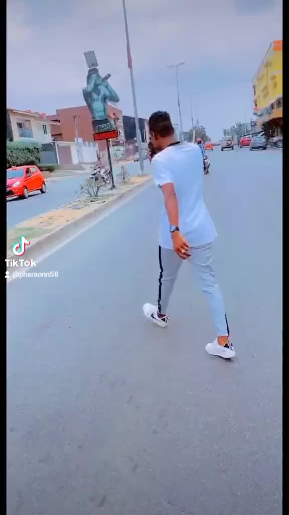 @Ramsès Pharaon
