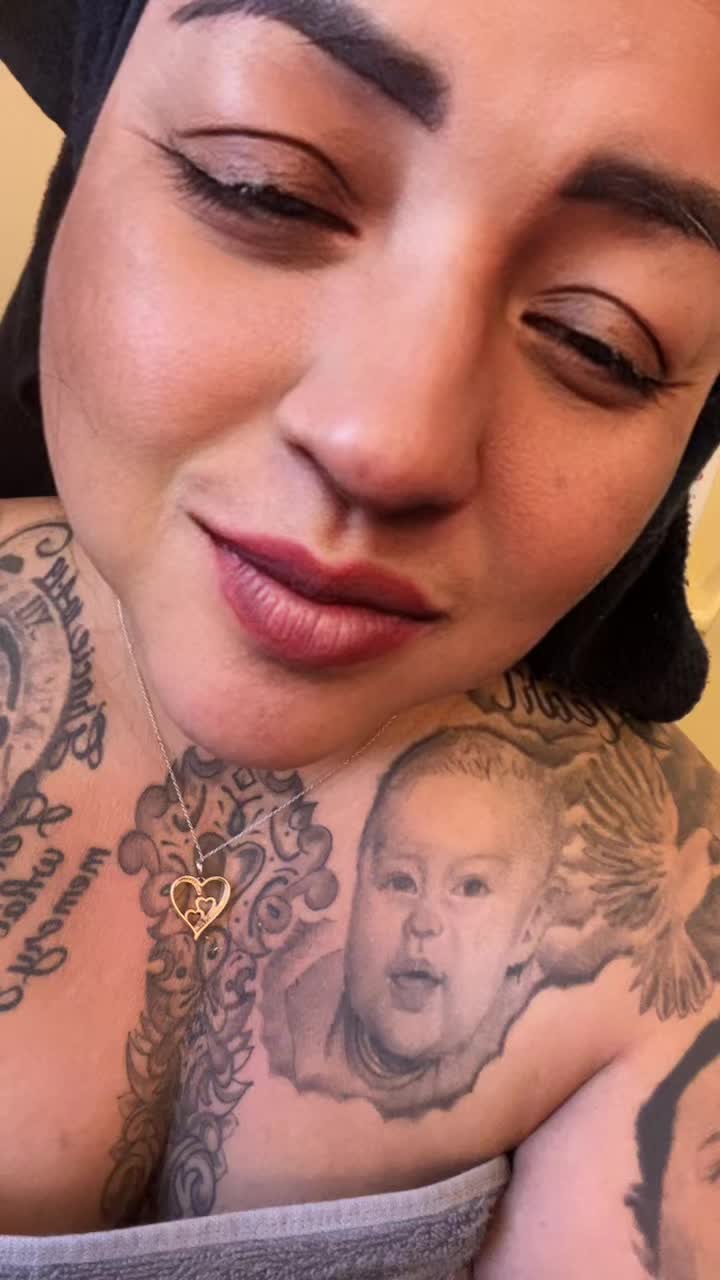 @SmokingInkedRaiderette