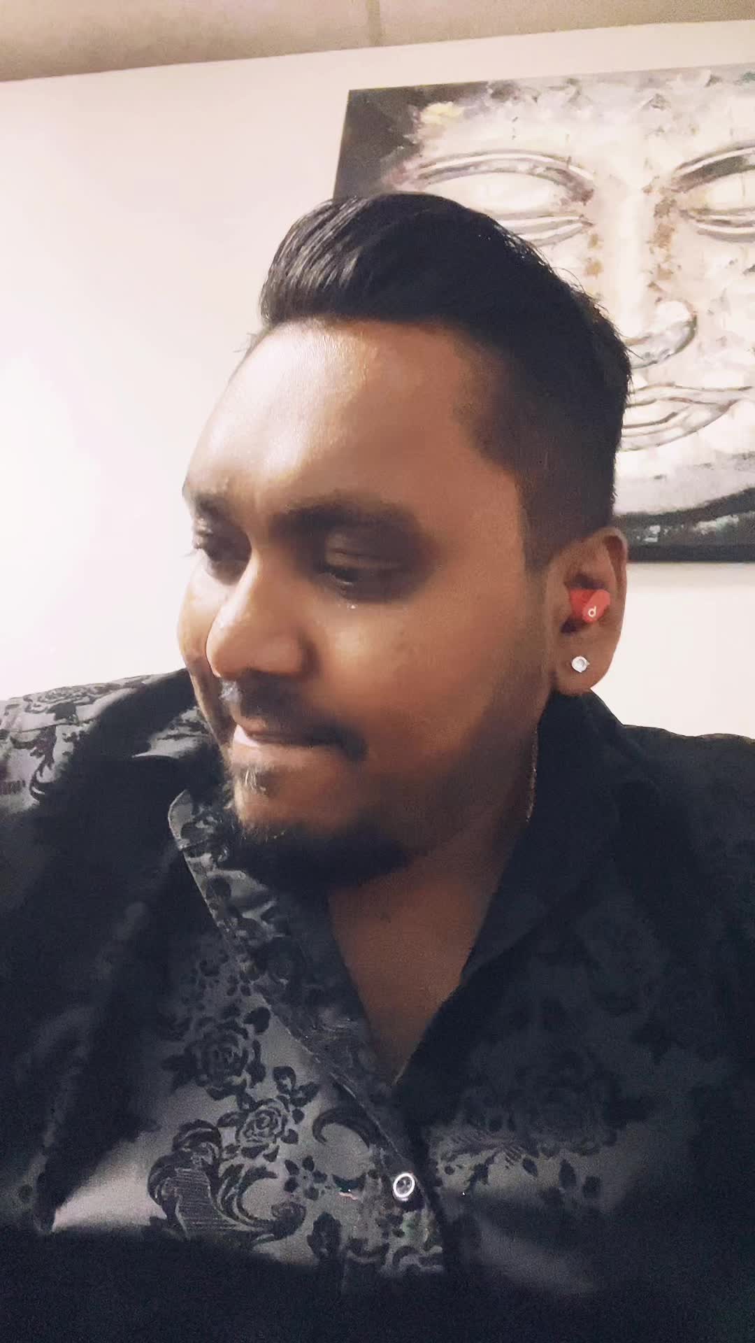 @navinthira