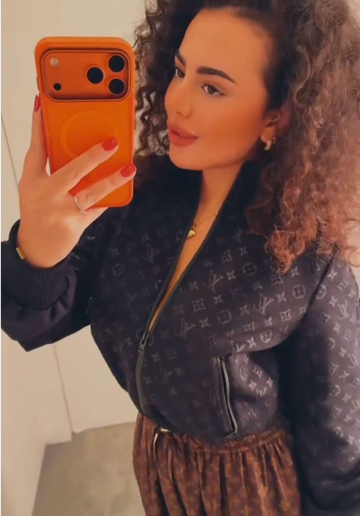 @R O S Y🍒