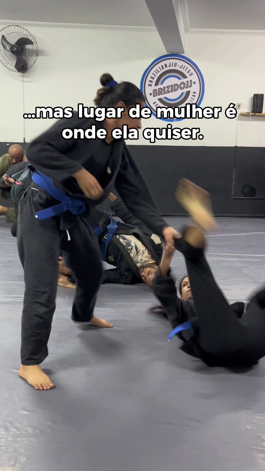 @carolineferreira_04