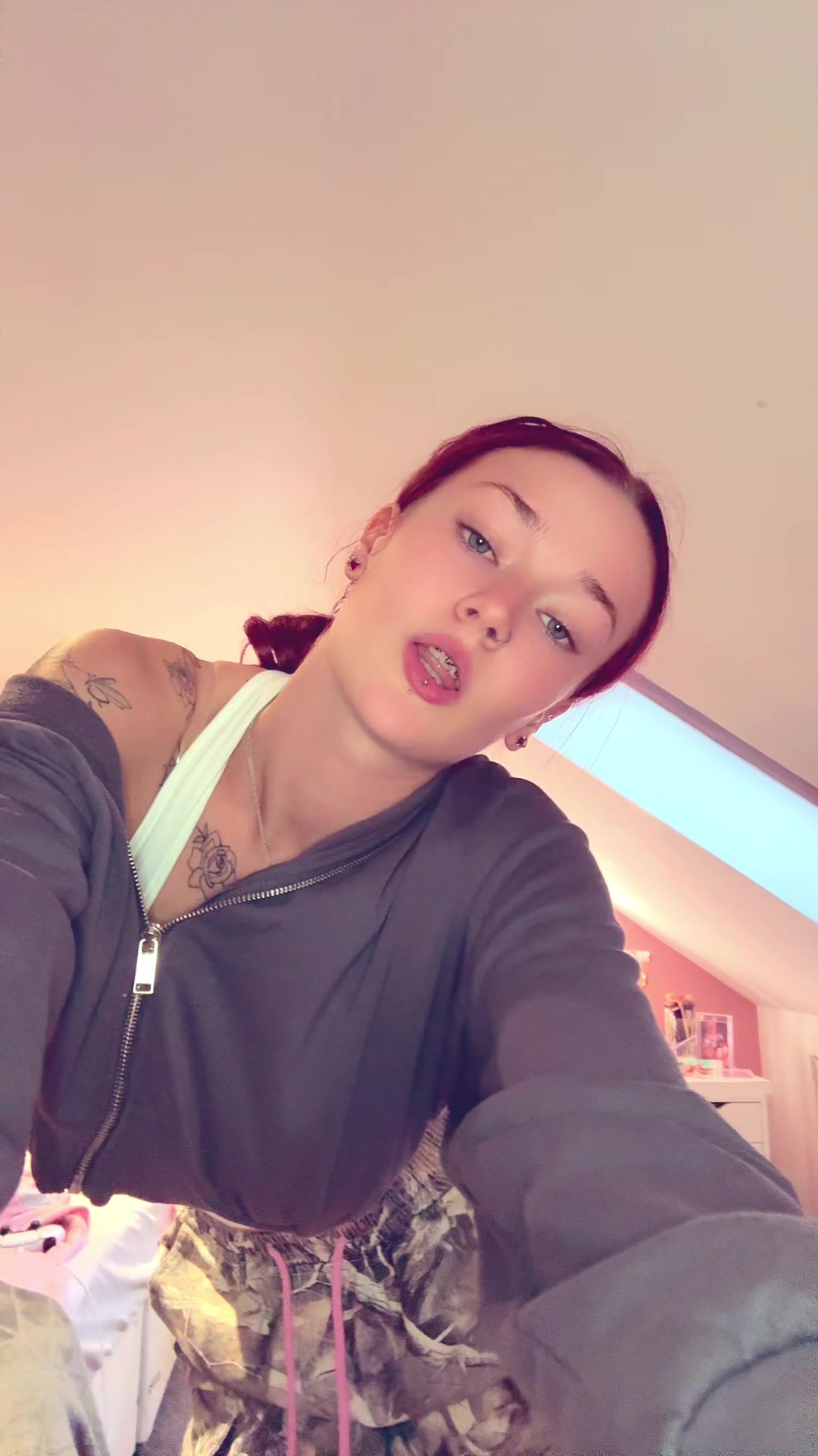 @Liv