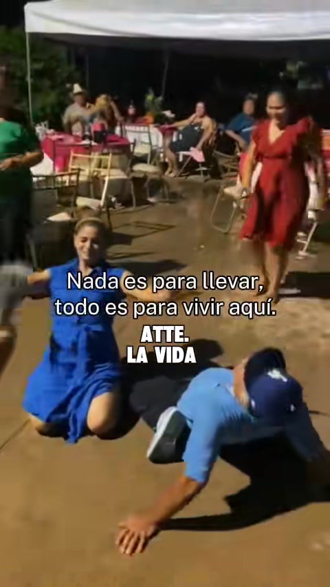 @Claudia_Kiros