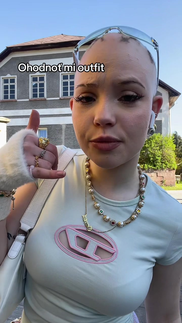 @Karolina