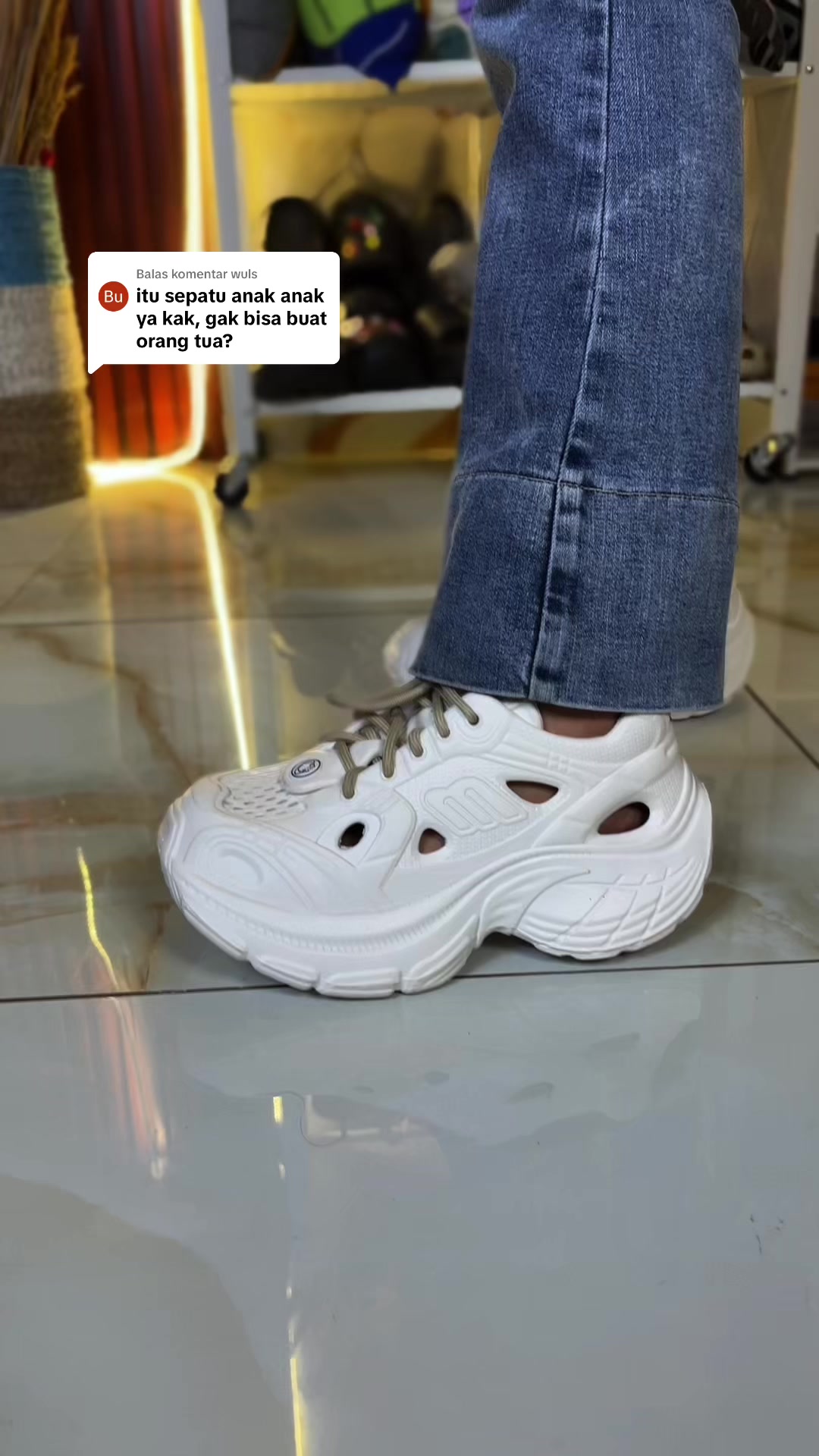 @LELI si paling TAS dan SANDAL
