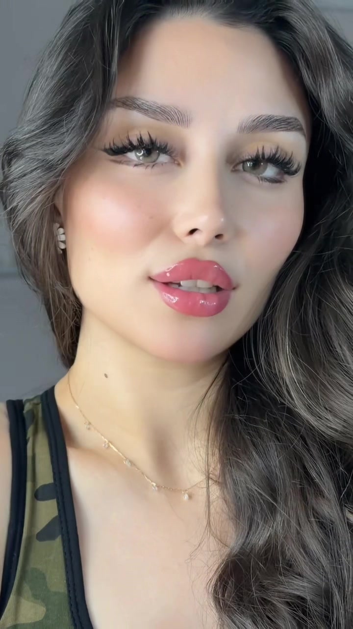 @Taya2002a