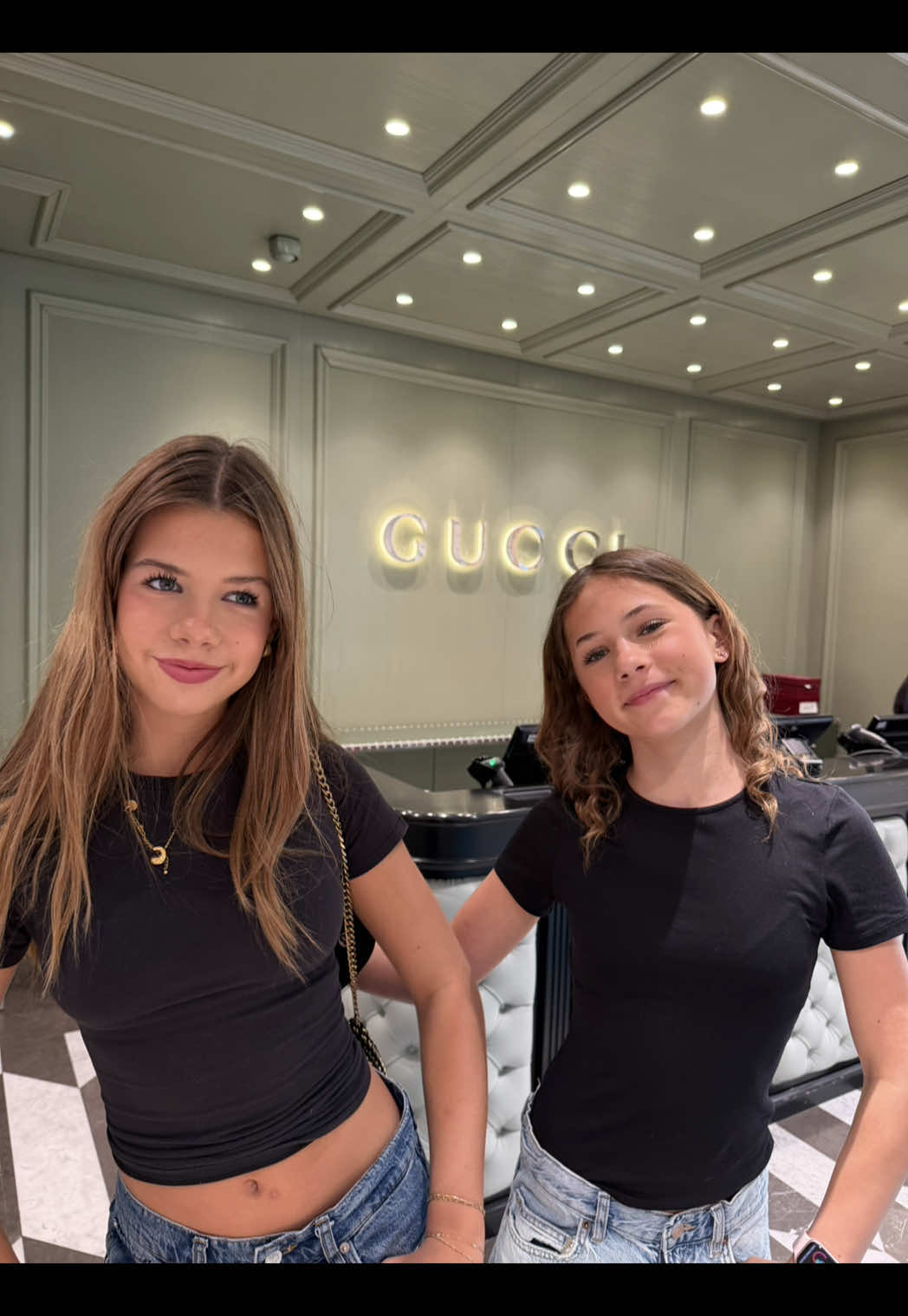 @Chloe