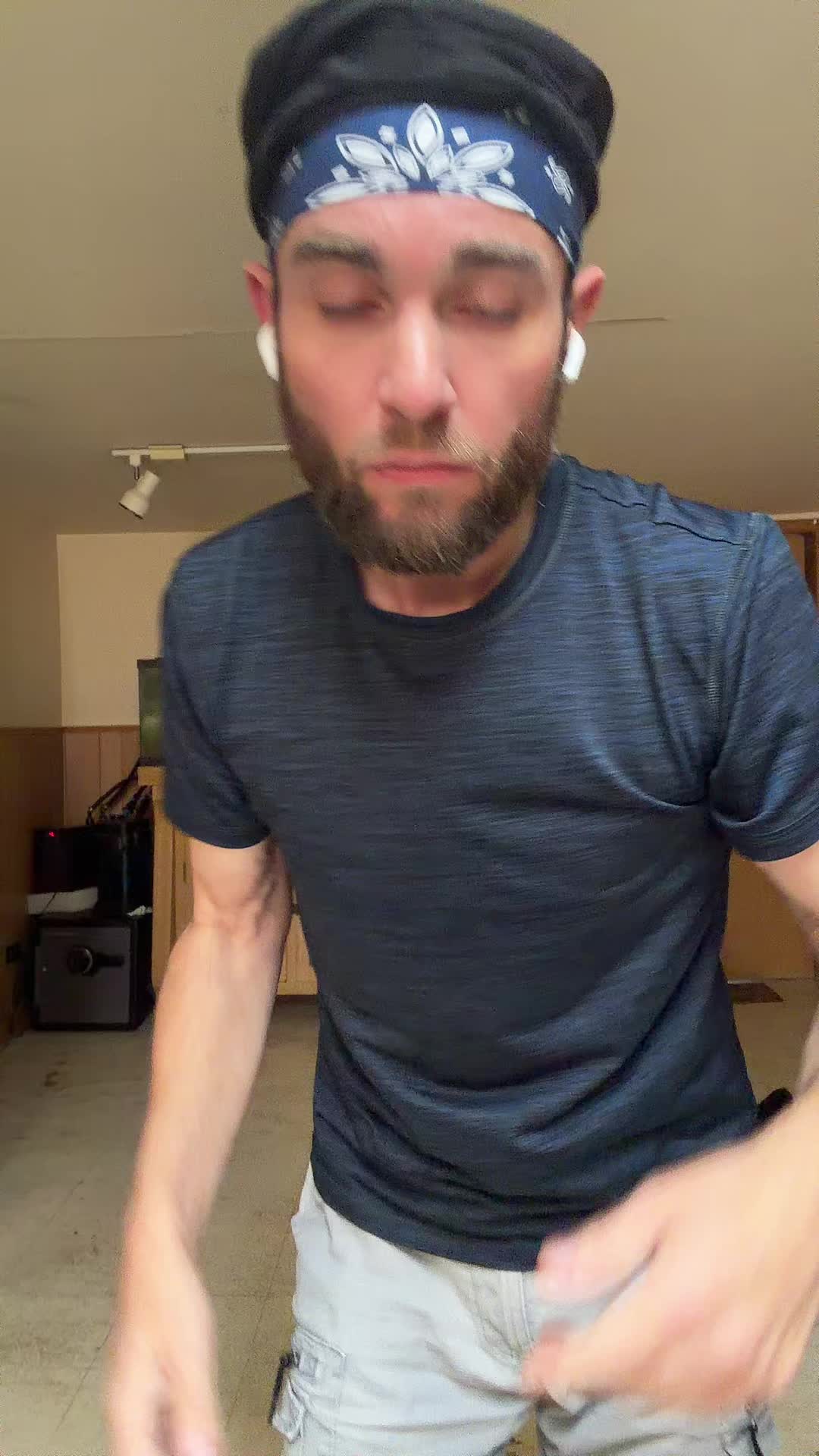 @elliotks