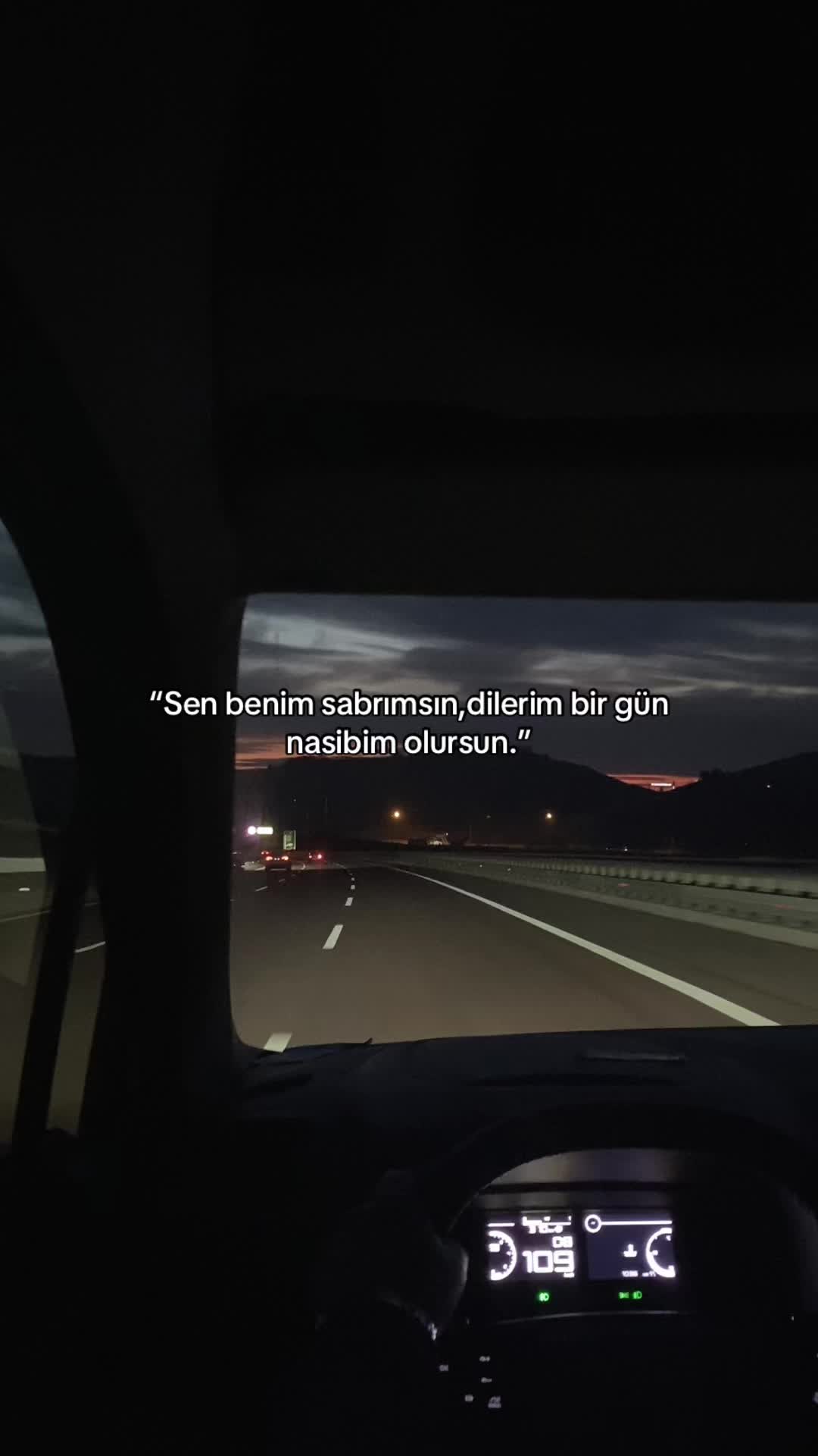 @𝒩