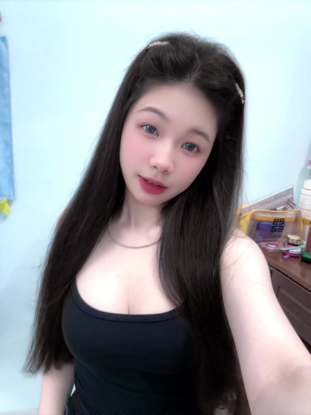 @𝕋𝕙𝕒𝕟𝕙 𝕍𝕪