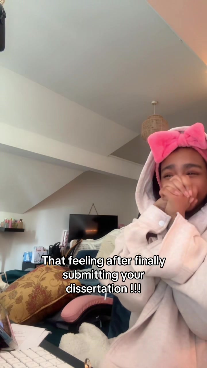 @𝒯𝓇𝒾𝓃♡︎