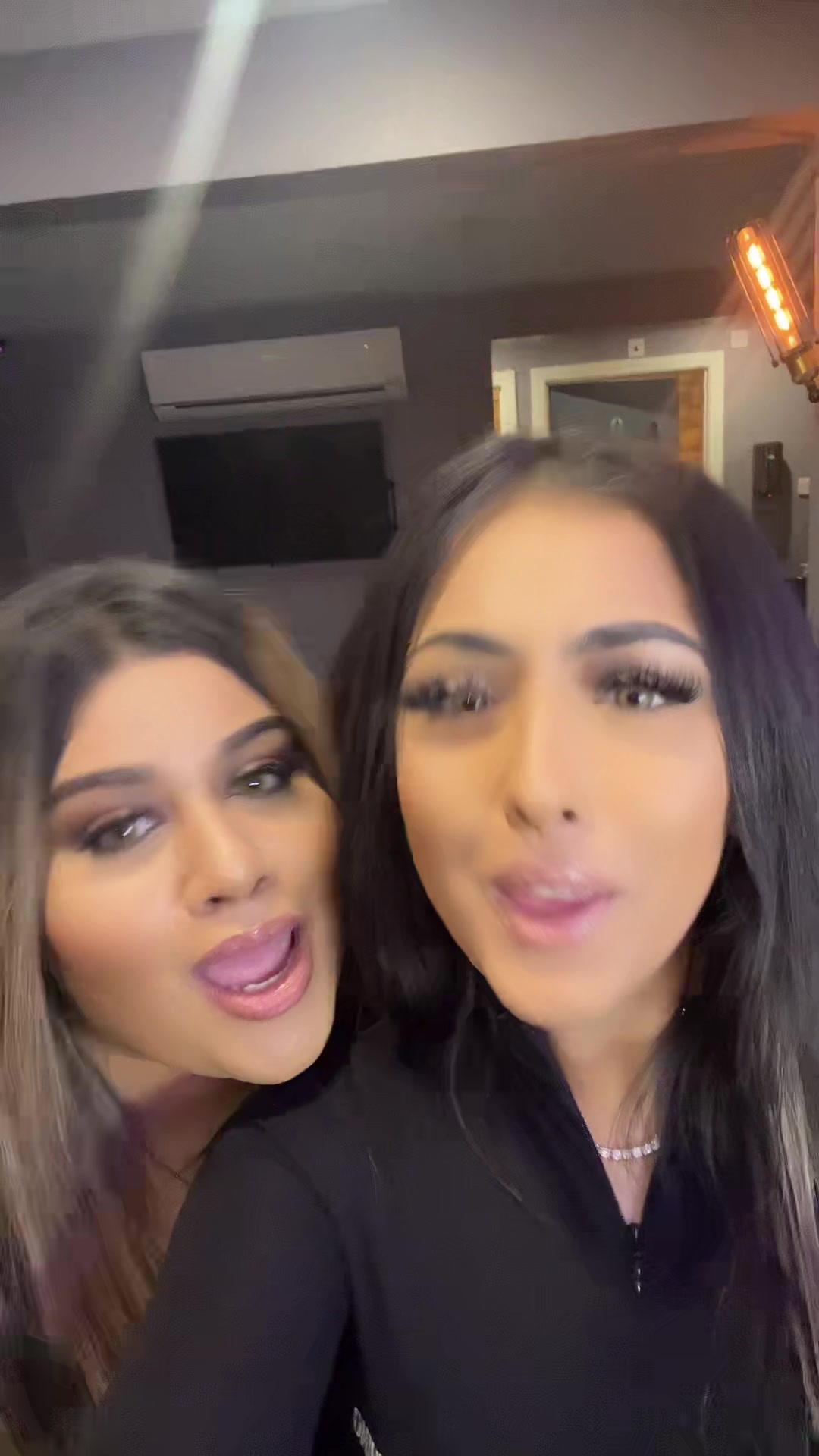 @MAY B VLOGS