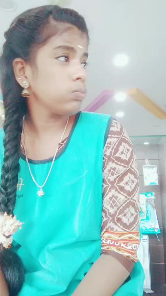 @Lovely aarthi😍