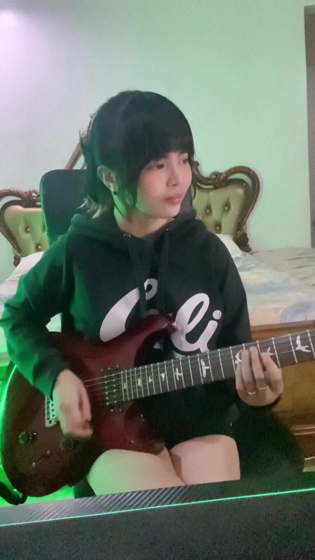 @M&Lambda;V.