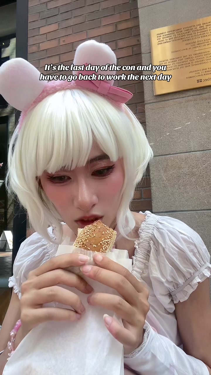 @Angel ˚✧ Cosplayer