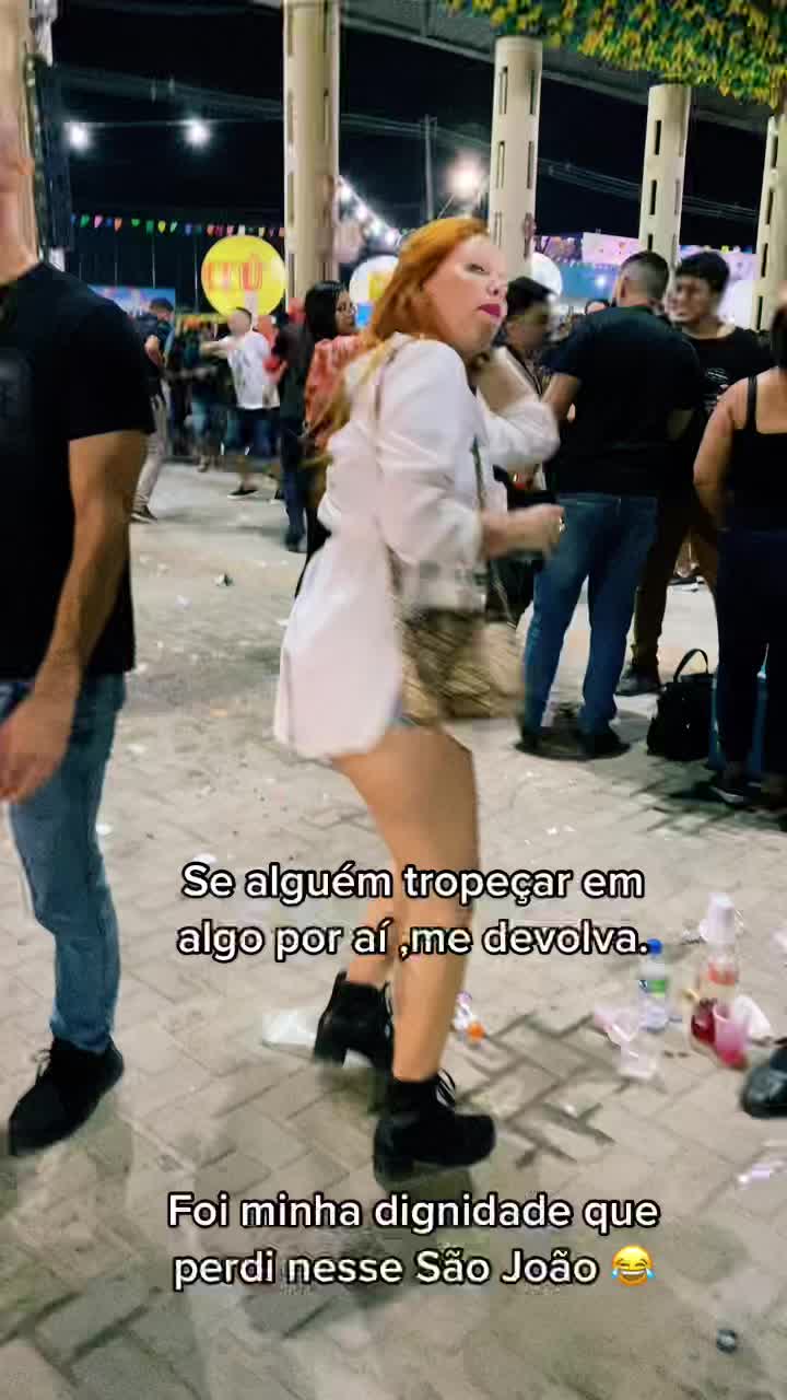 @D&eacute;bora Farias