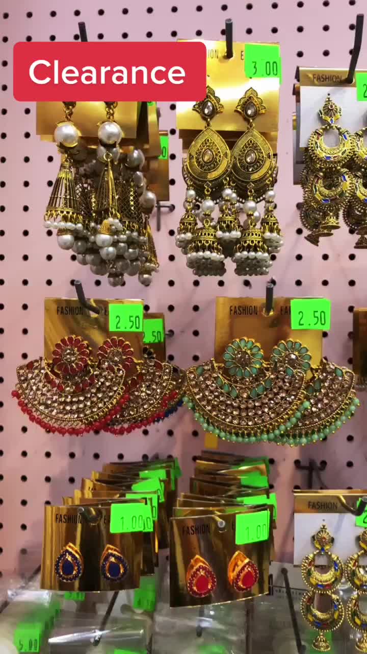 @Earrings Plaza
