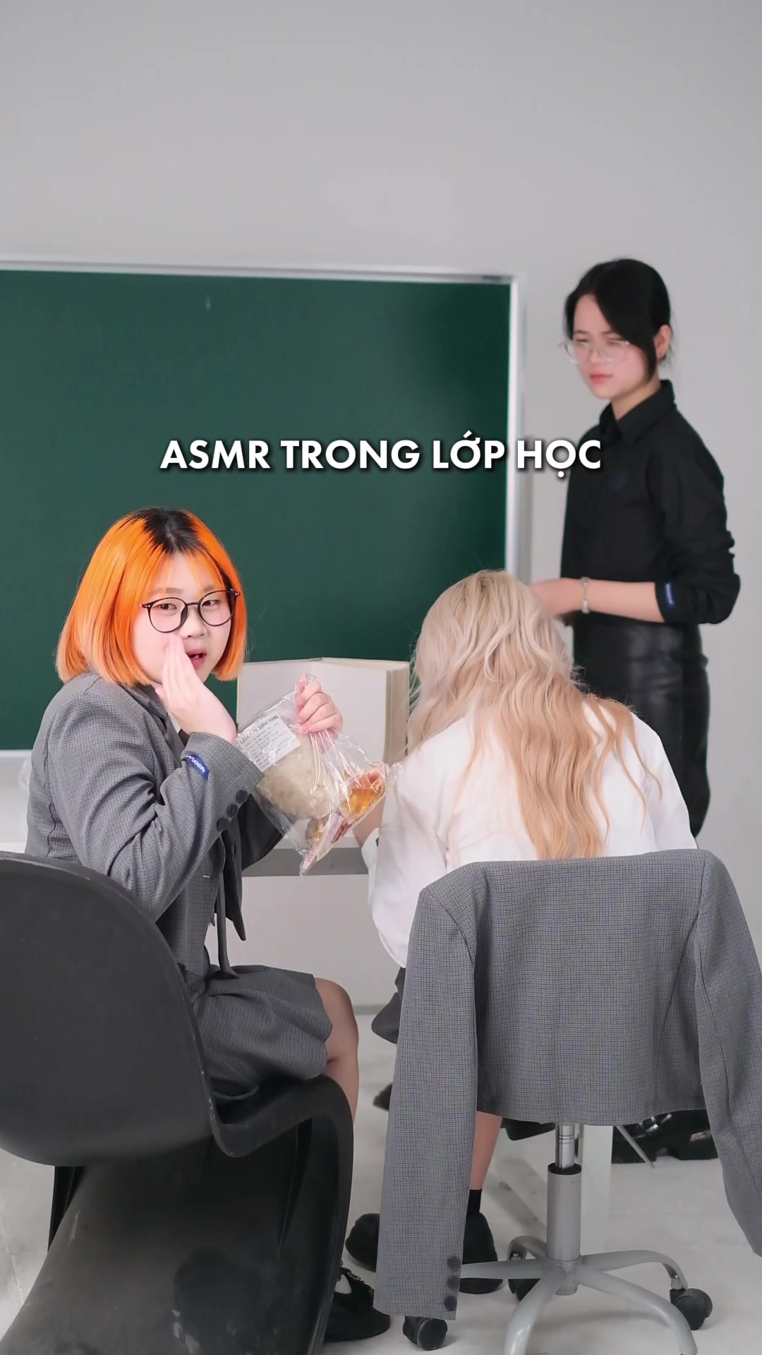 @Nữ sinh Hologramm
