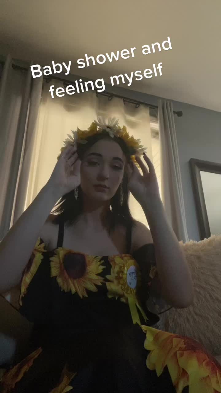 @LizzieG