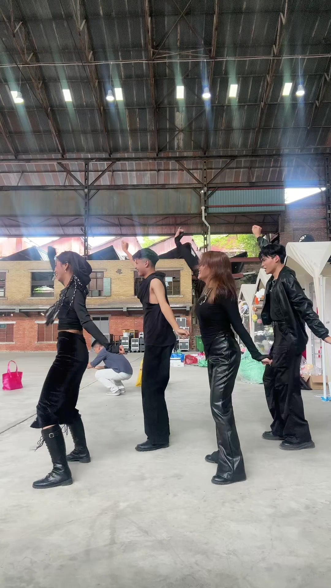 @glossy.dancecrew