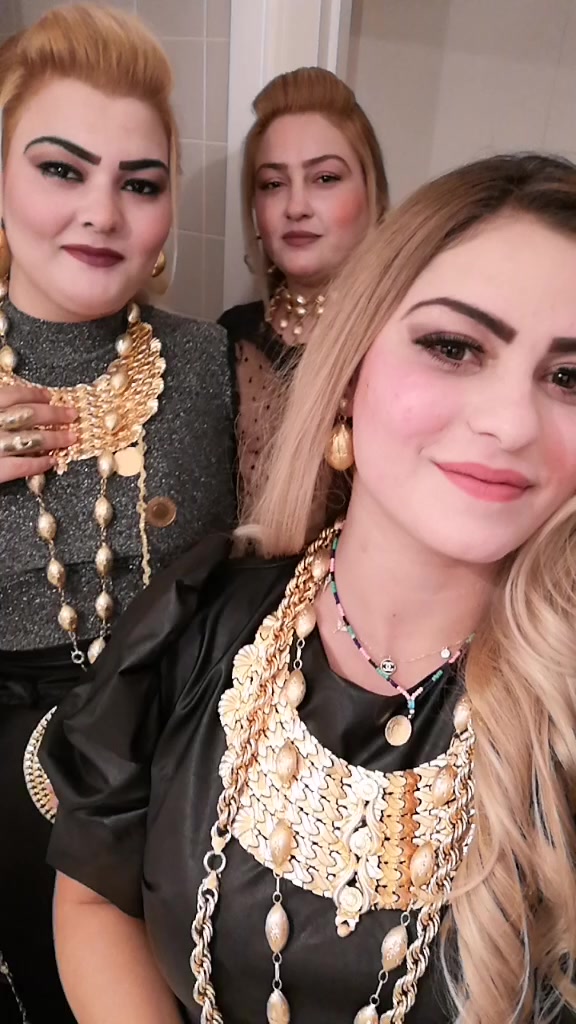 @Elena Metodi