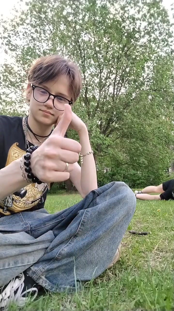 @деся