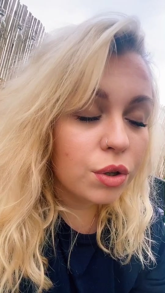 @Blondiie