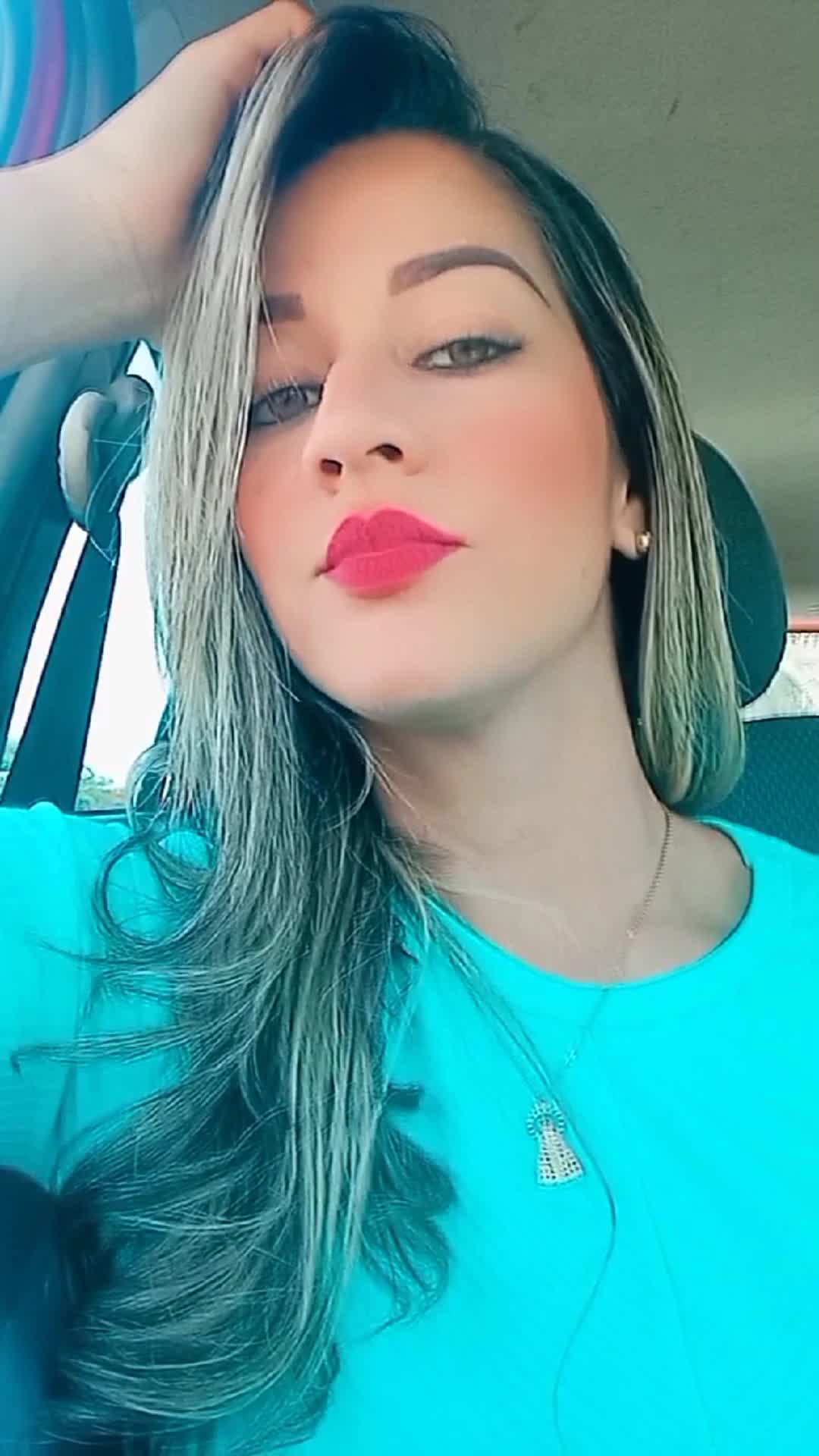 @Tha&iacute;s