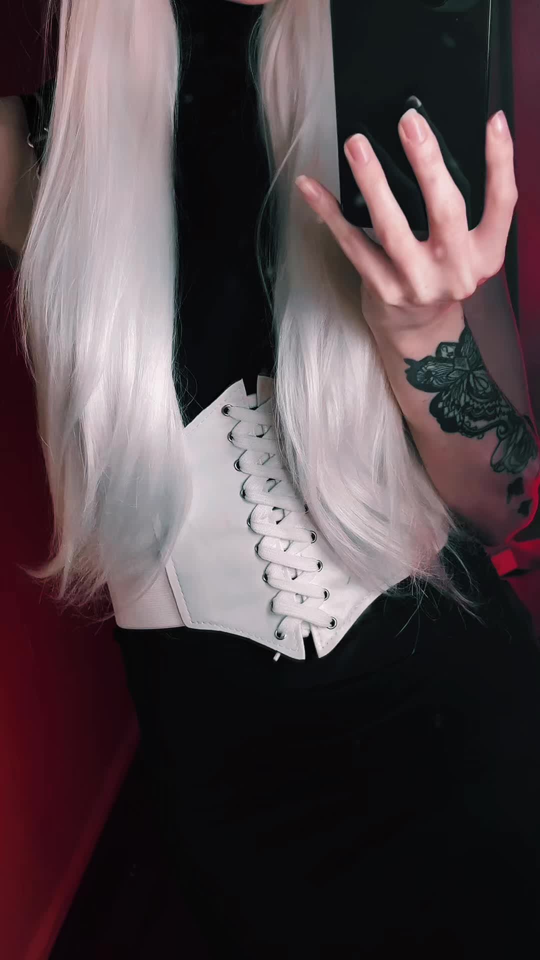@Beth 🖤🕷️
