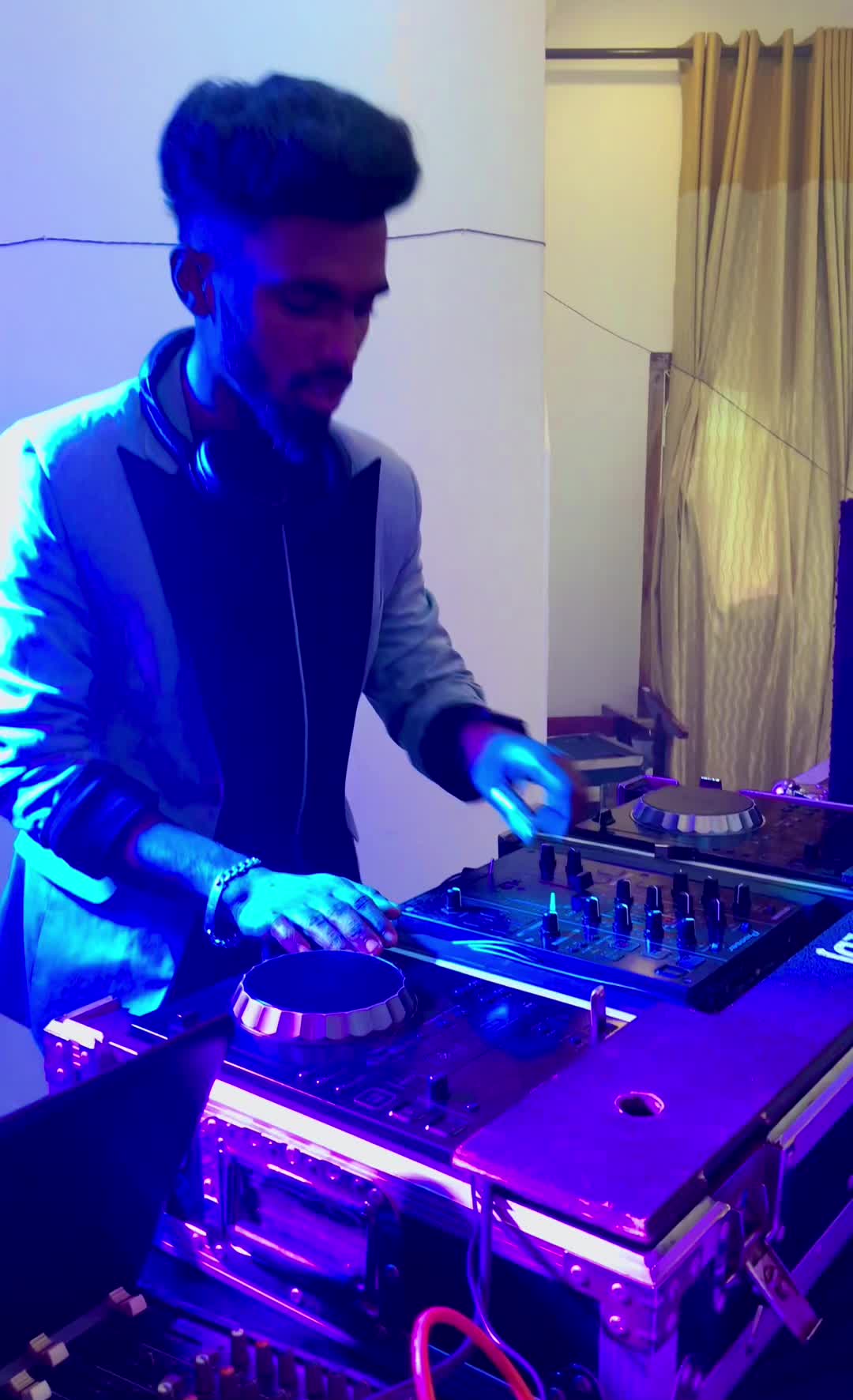 @DJ🦋Vithu-official🎧