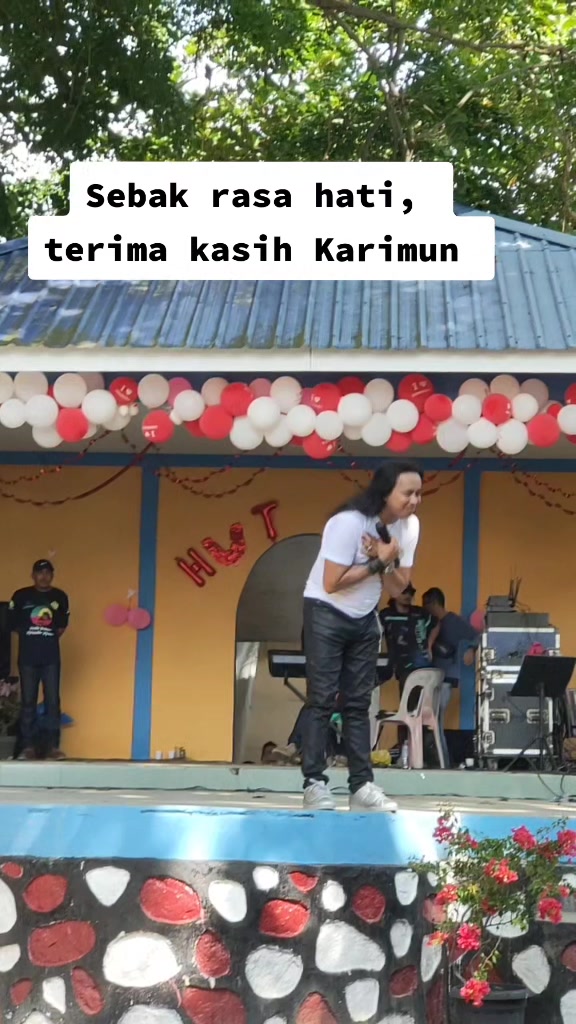 @Poey Stings^