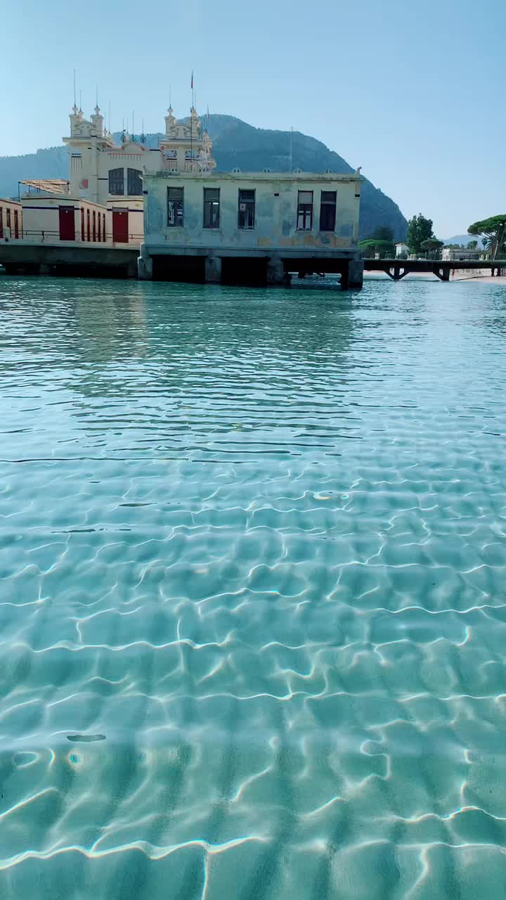 @Mytravelmoods