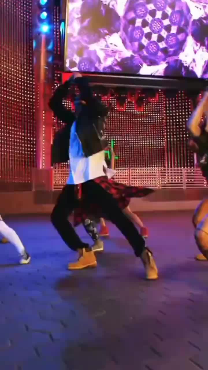 @CHRIS BROWN 🎥🎧