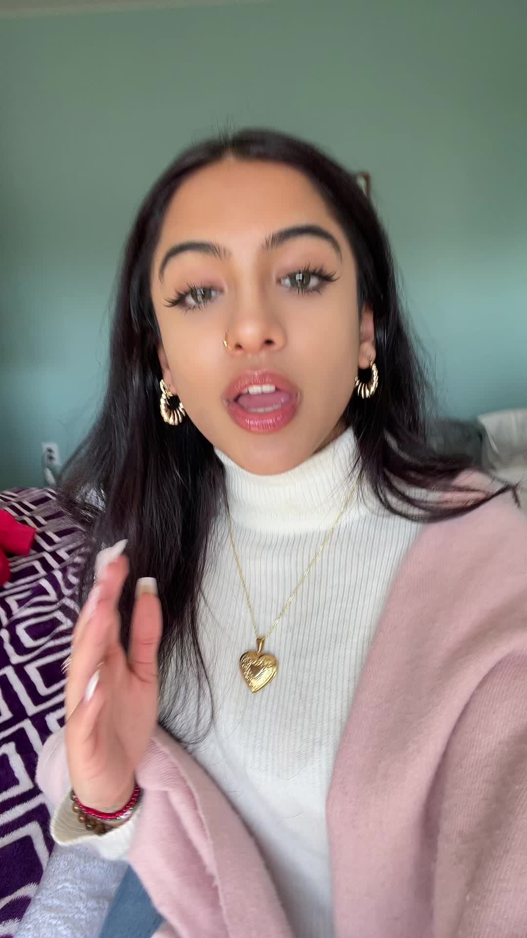 @Ayesha🦋