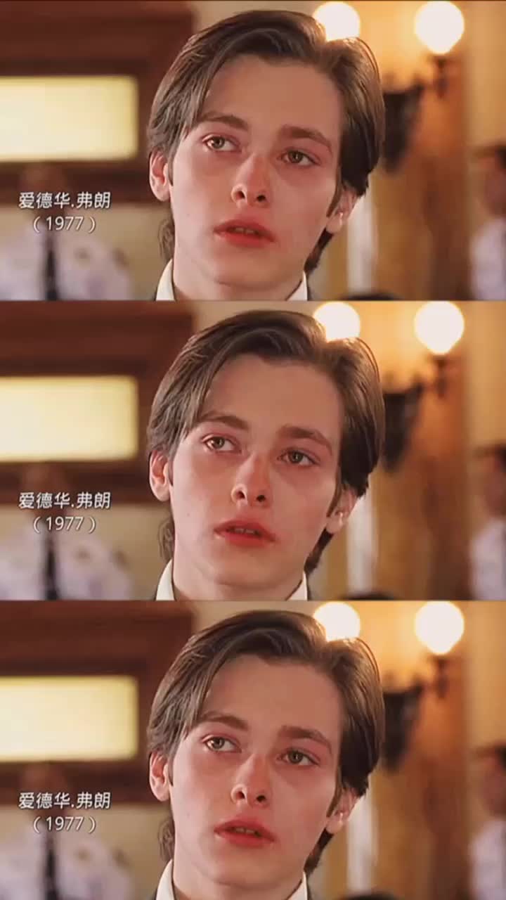 @hoa anh đào nở vào trời đông.