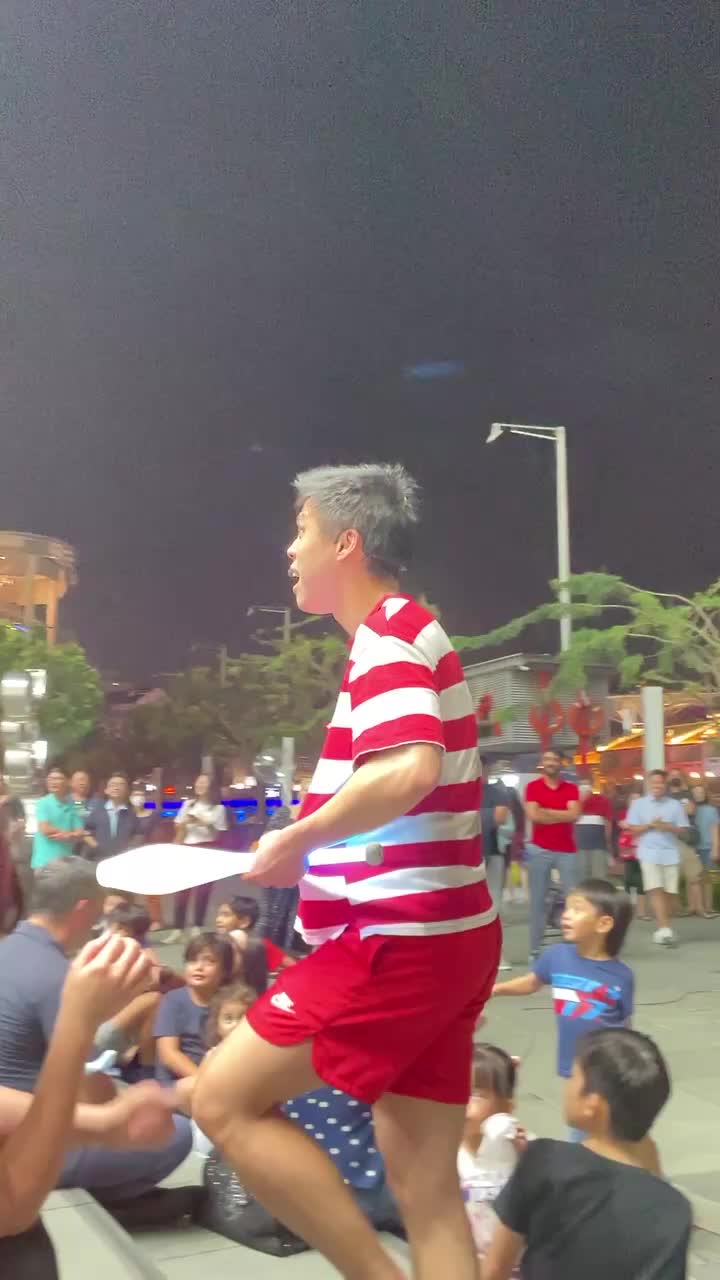 @Jonathan Goh the Circus Artist