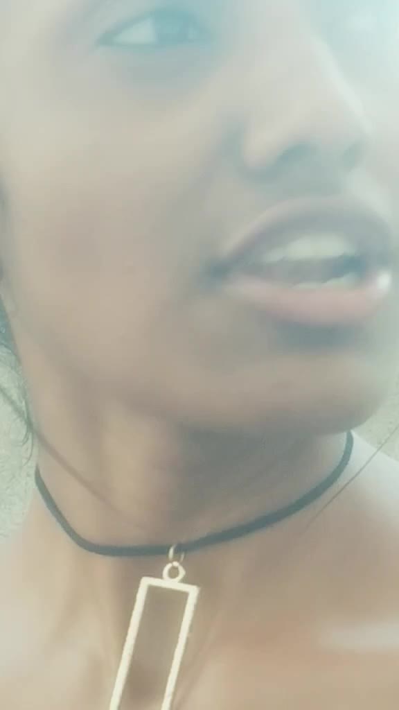 @#banjaragirl_smiley