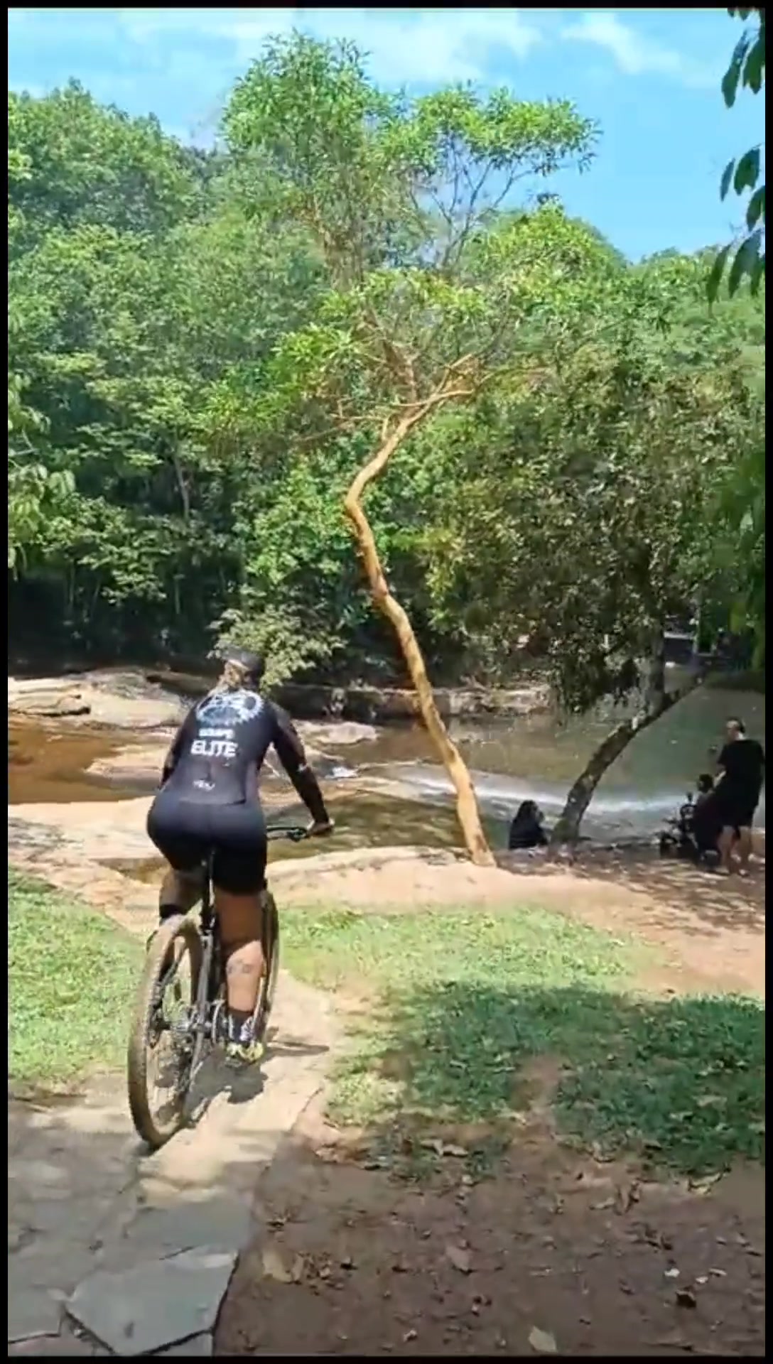 @Rôsani Arantes Faria