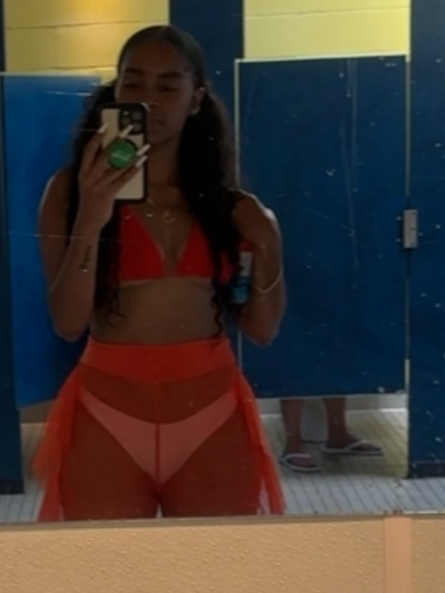 @Lovelylion__