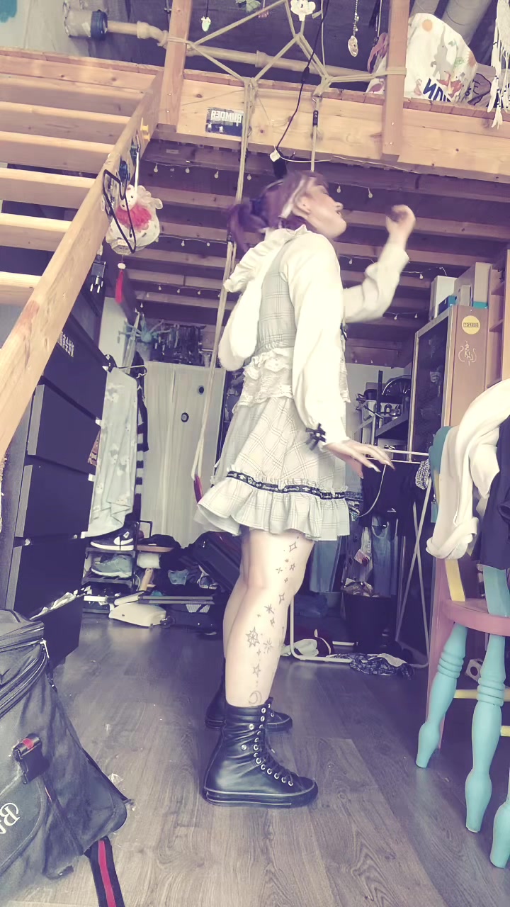 @โ
hyunie! ~ SAW XLOV! โ