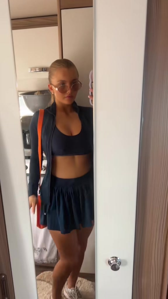 @scarlett_xxxxx_