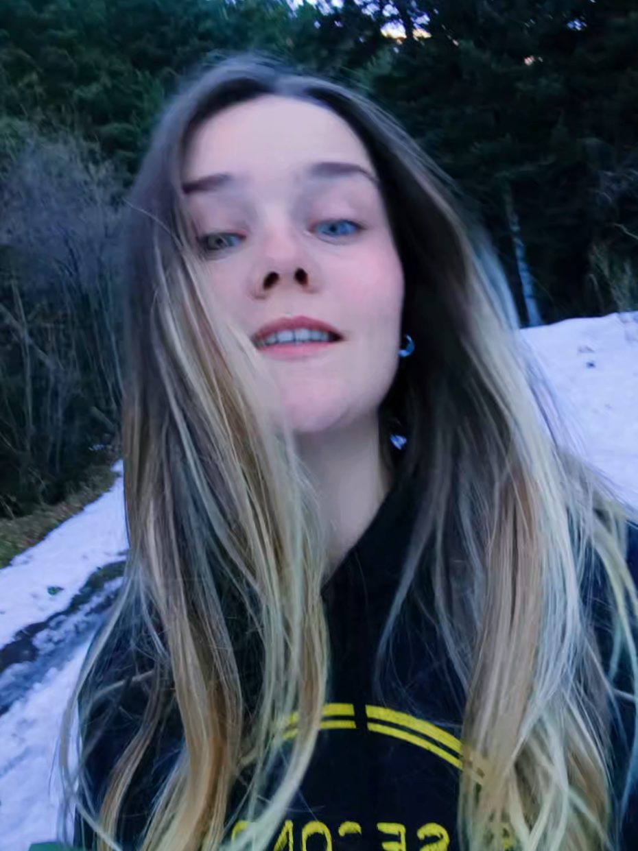 @Llu&iuml;sa Hancock