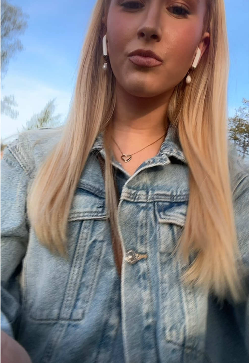 @dinrebecca1