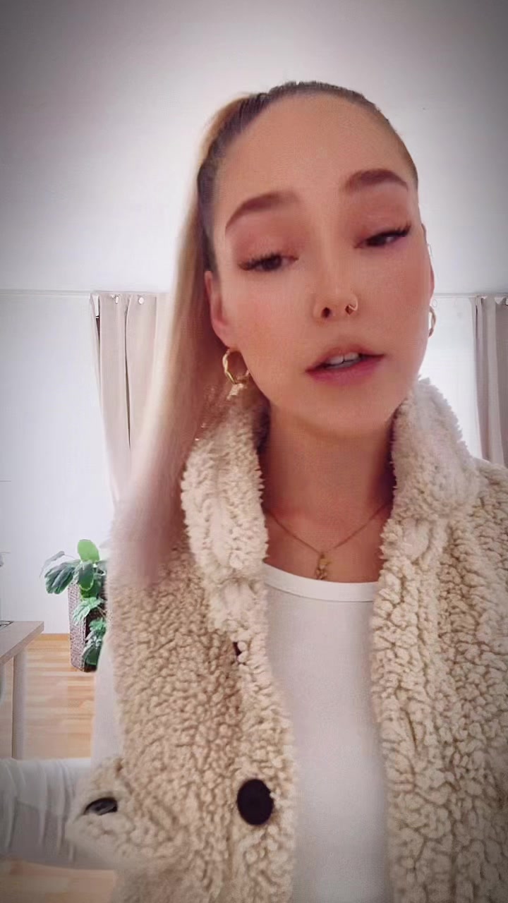 @🦋ミ★ 𝘊𝘢𝘳𝘦𝘺 ★彡🦋